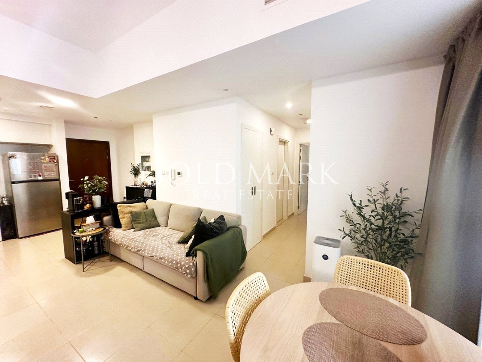 Zahra Breeze Apartments 3B