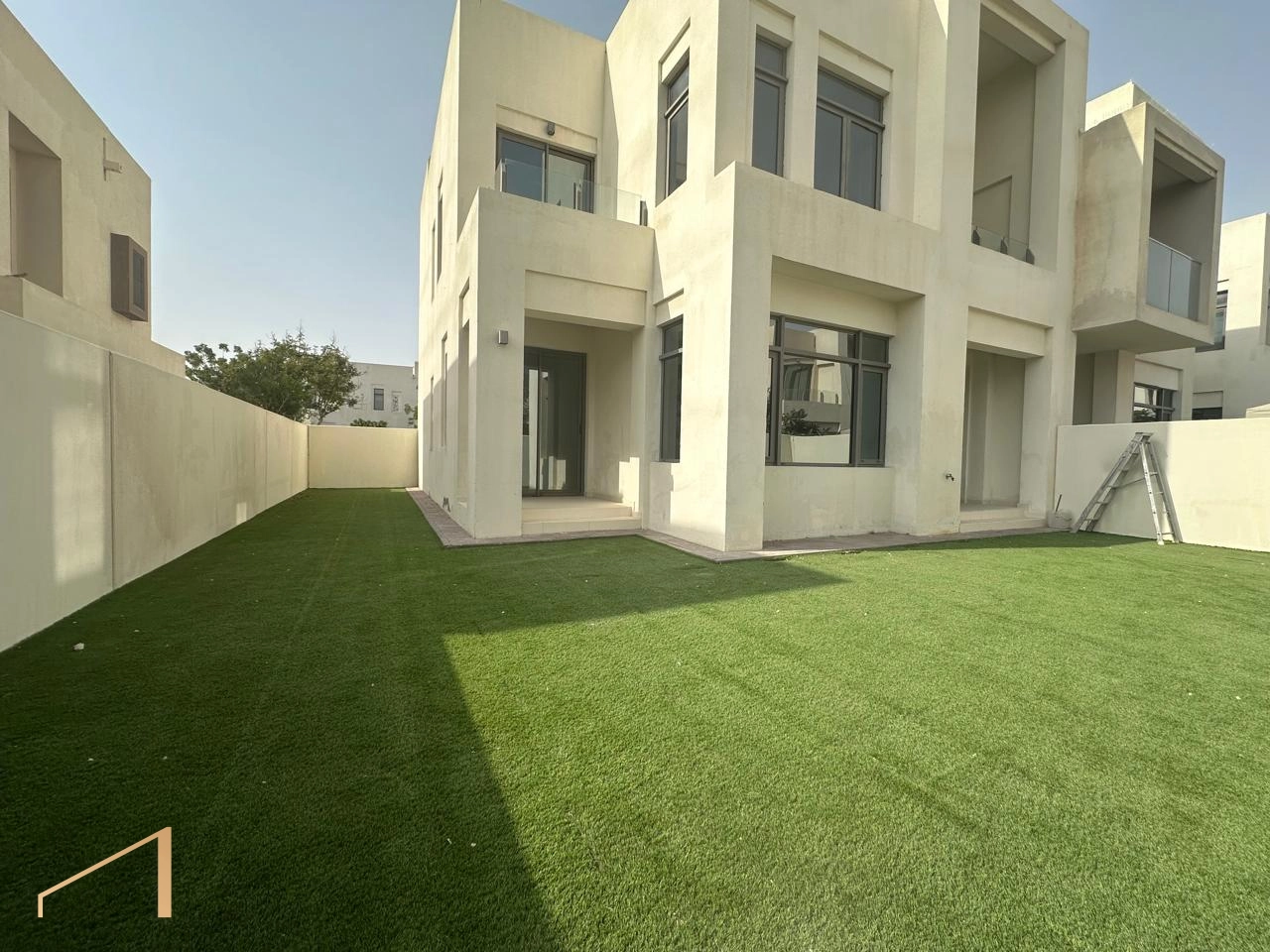 Mira Oasis 1