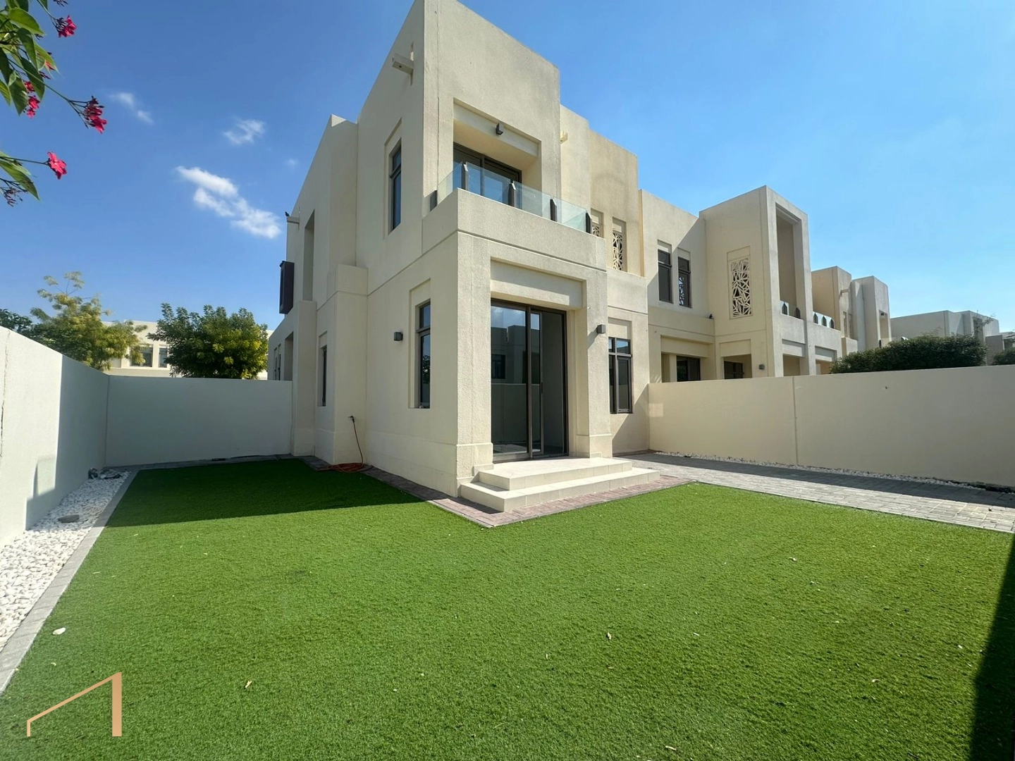 Mira Oasis 1