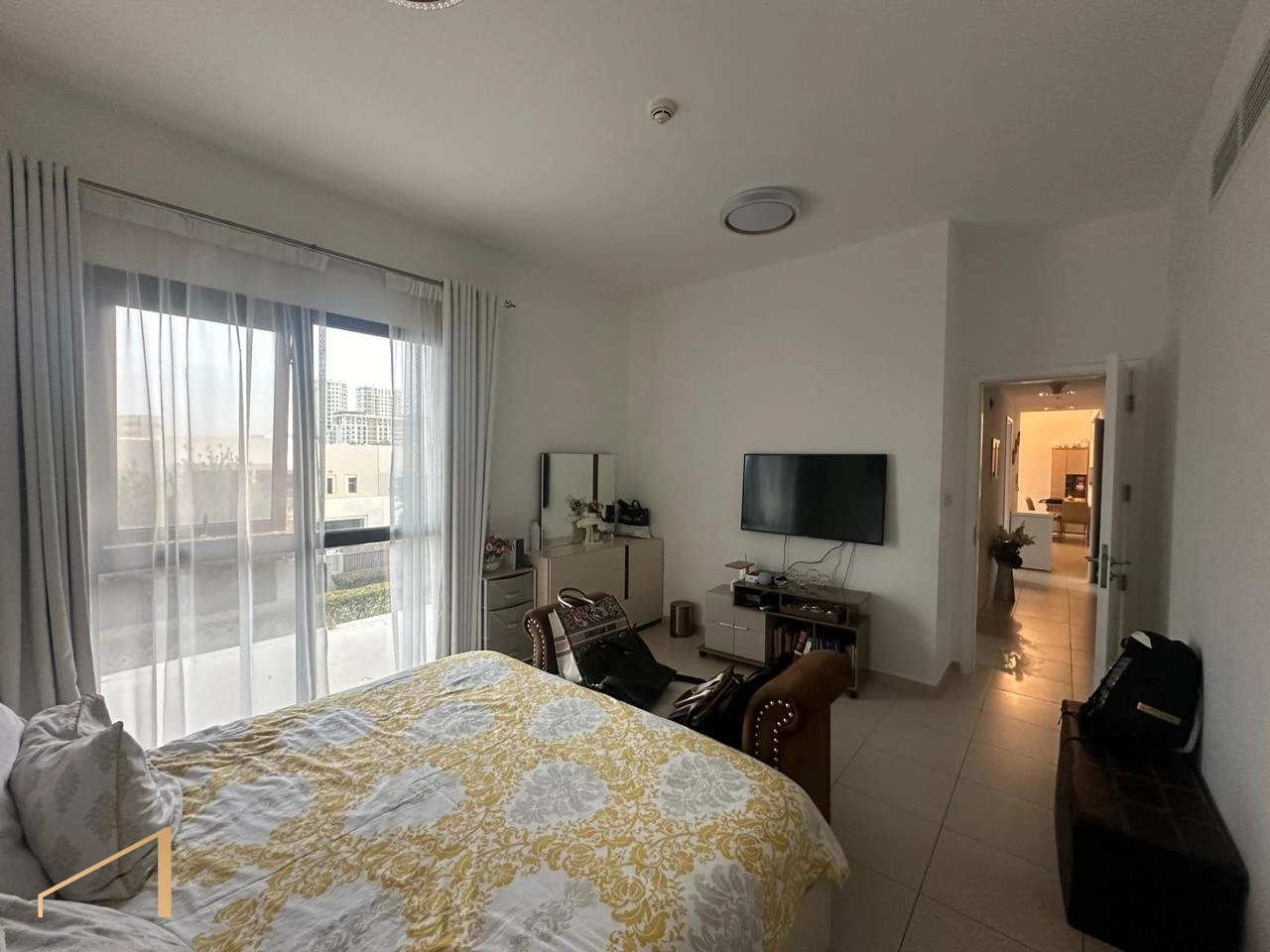 Zahra Breeze Apartments 2A
